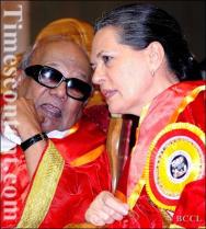 M Karunanidhi & Sonia Gandhi