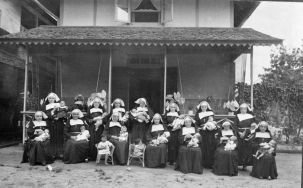 Roman Catholic nuns in Kalimantan (1915-1935)