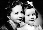Bose's daughter Anita with her mother Emilie Schenkl.