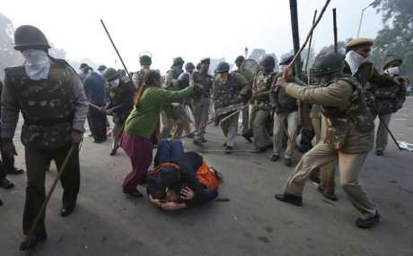 Delhi police lathi charge unarmed women protesters