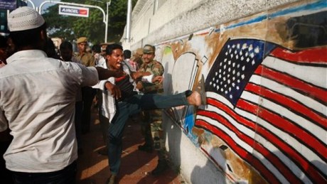 Muslim rioters outside the US Consulate, Chennai ( September 15, 2012) Muslim rioters outside the US Consulate, Chennai ( September 15, 2012)