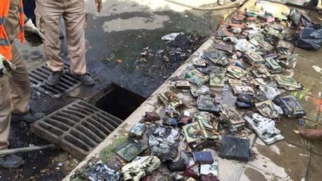 Copies of the Koran in a Taif sewer! Koran copies in a Taif sewer!
