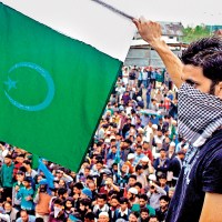 Pakistan flag waver in Srinigar