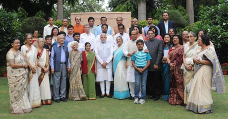 Modi with Bose family in New Delhi (14 Oct 2015)