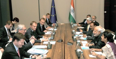 ANTALYA, NOV 16 (UNI)- Prime Minister, Narendra Modi (2nd R) with the President of the European Council, Donald Tusk and the President of the European Commission, . Jean Claude Juncker in a bilateral meeting, on the sidelines of G20 Summit 2015, in Turkey on Sunday. UNI PHOTO-17U