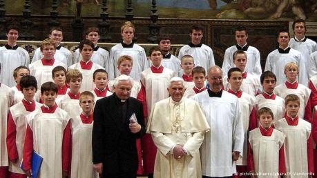 Monsignor Georg Ratzinger (left) is the elder brother of Josef Ratzinger (Pope Benedict XVI) Monsignor Georg Ratzinger (left) is the elder brother of Josef Ratzinger (Pope Benedict XVI)