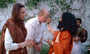 Dave Freedholm (center) with Swami Chidanandji (Muniji) in Rishikesh Dave Freedholm