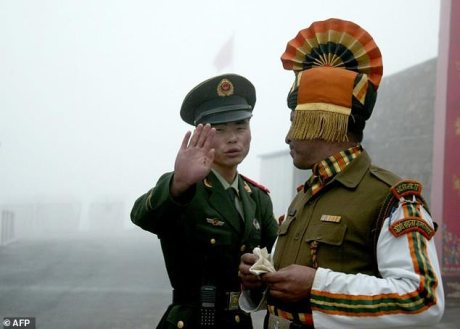Chinese and Indian soldiers face off on Doklam Plateau (Bhutan)