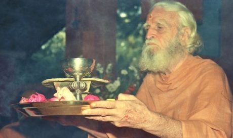 Bede Griffiths alias Swami Dayananda)