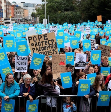 Irish Catholics protest against Francis (2018)