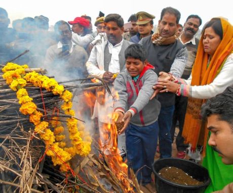 Cremation of CRPF jawan Ram Vakeel in Mainpuri