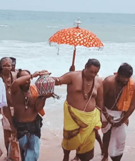 Mandaikadu Temple Priest
