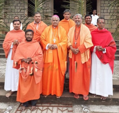 Belgaum Bishop Derek Fernandes and attending Christian priests in saffron cloth, kumkum tilak and rudraksha malas. In Europe, this kind of religious impersonation and cultural misappropriation would attract a jail sentence.